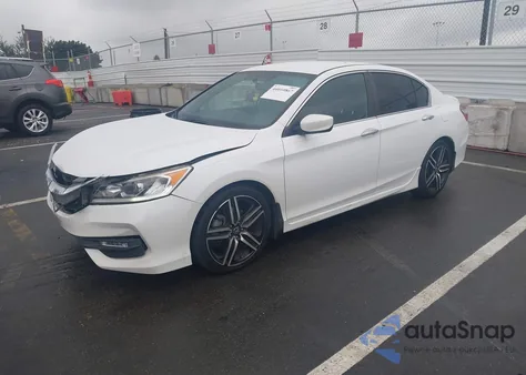 2017 Honda Accord Sport z USA, uszkodzony, nr VIN 1HGCR2F51HA039575